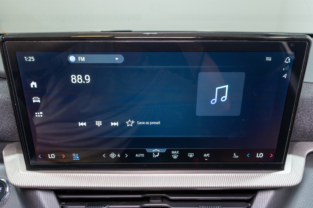 2025 Ford Explorer Image 18
