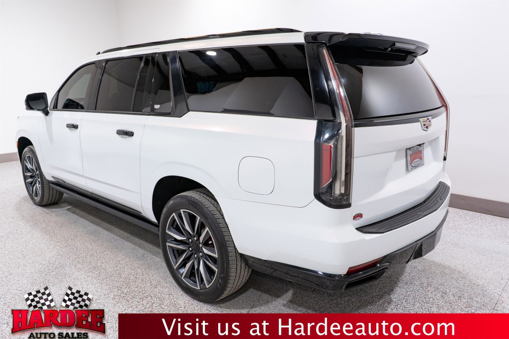 2021 Cadillac Escalade Image 3