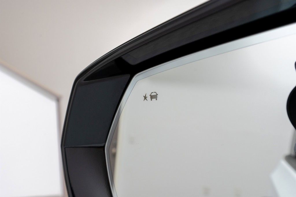 2021 Cadillac Escalade Image 14