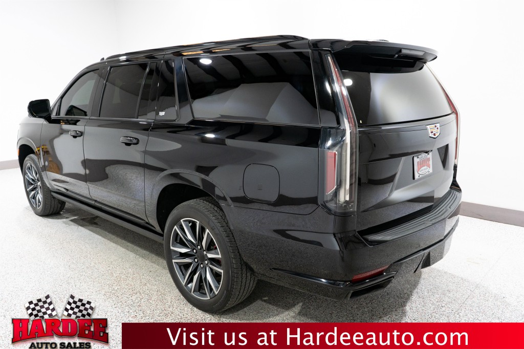 2021 Cadillac Escalade Image 3