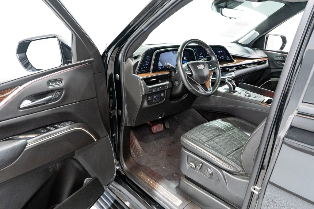 2021 Cadillac Escalade Image 13