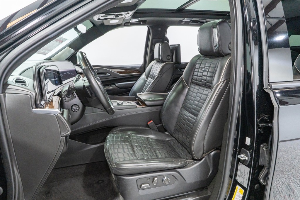 2021 Cadillac Escalade Image 17
