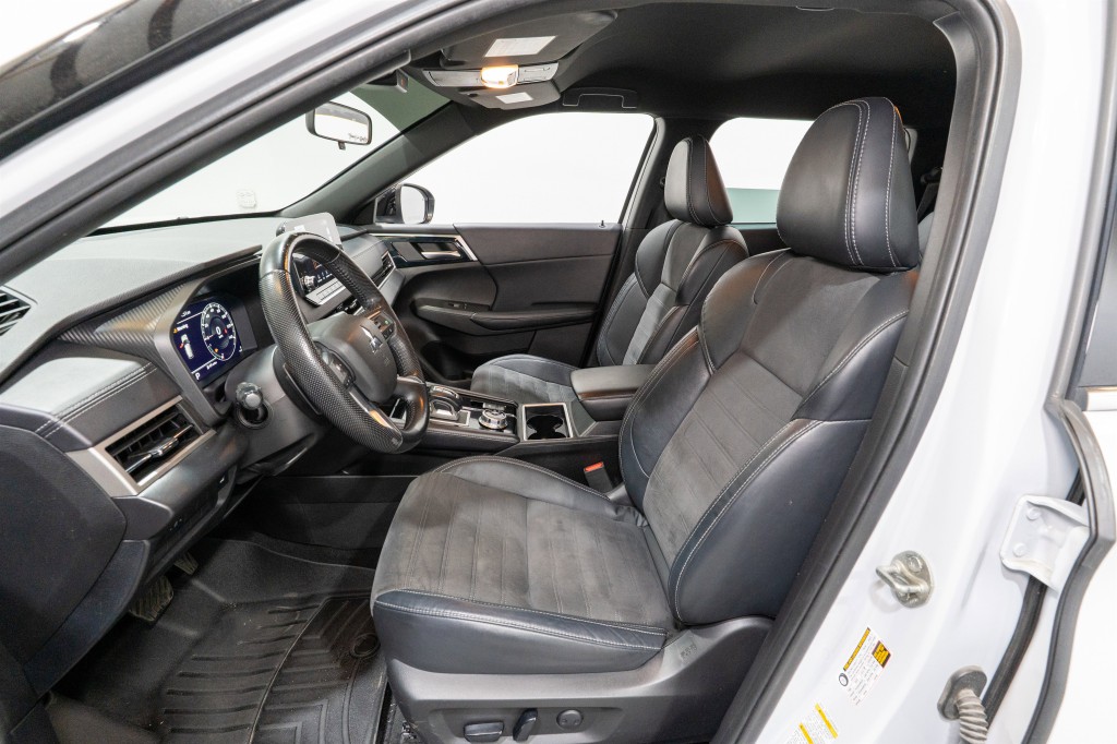 2023 Mitsubishi Outlander Image 15