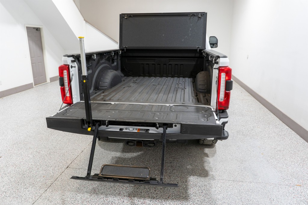2023 Ford F-250 Image 12