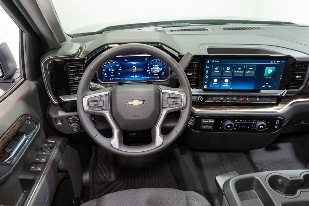 2026 Chevrolet Silverado 1500 Image 13