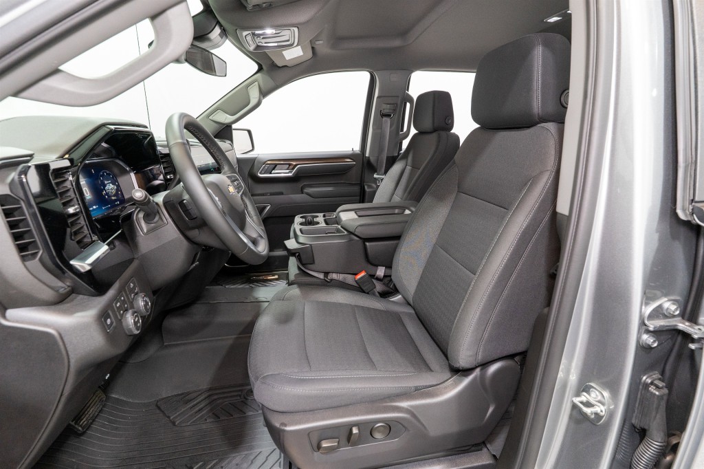 2026 Chevrolet Silverado 1500 Image 16