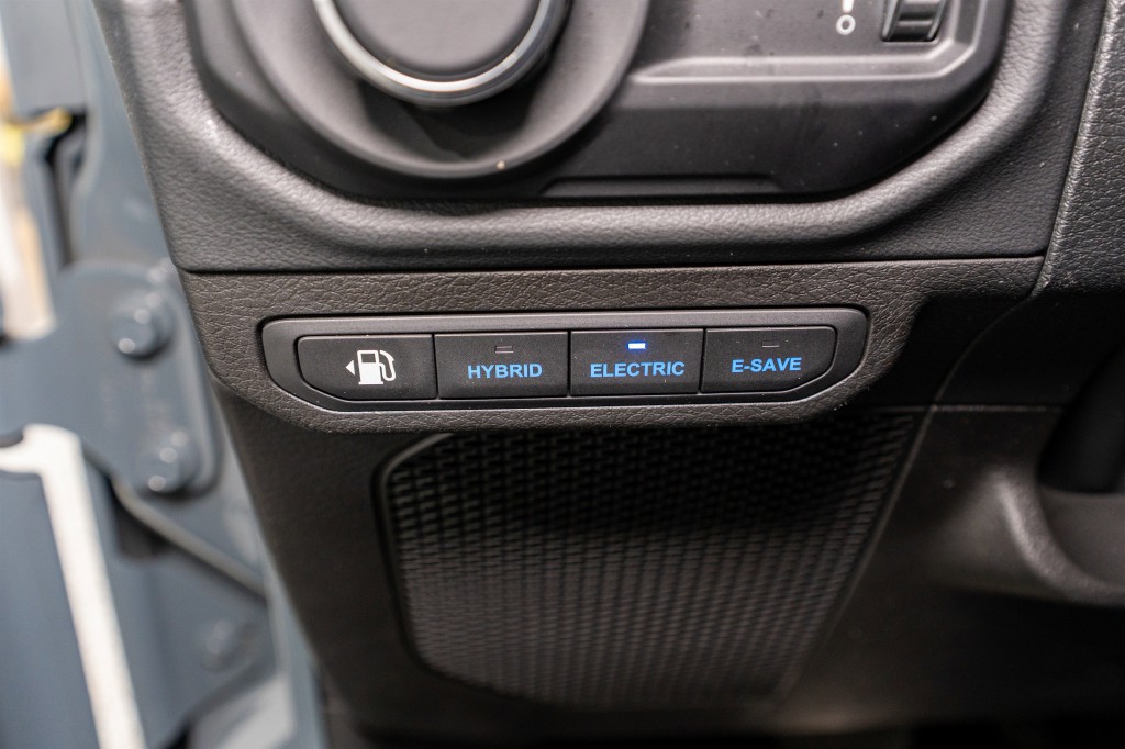 2024 Jeep Wrangler Image 32
