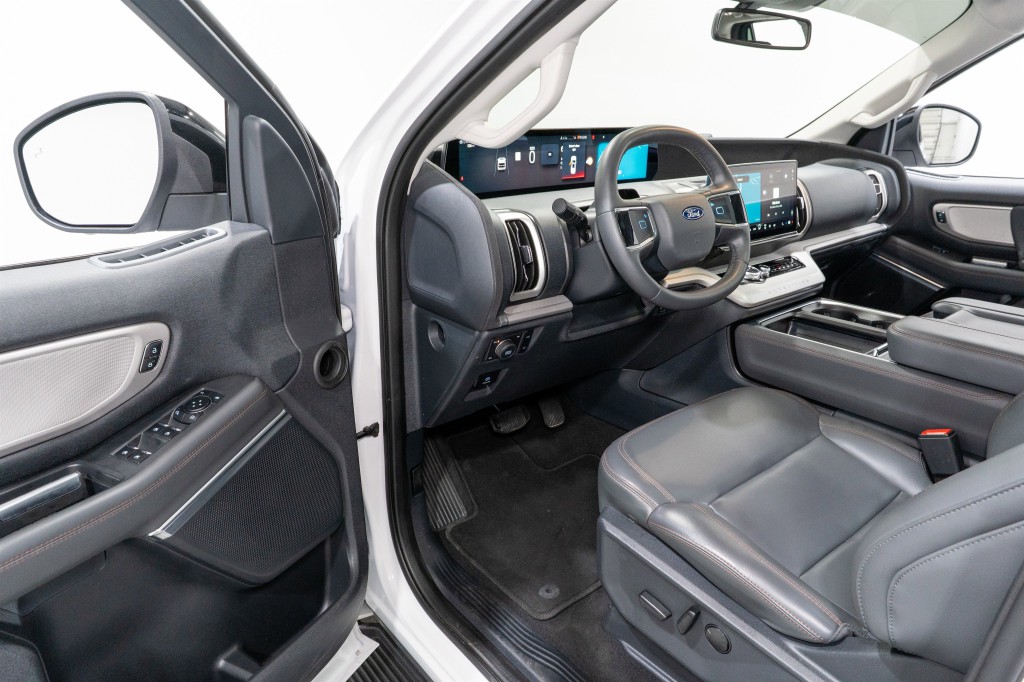 2025 Ford Expedition Image 12