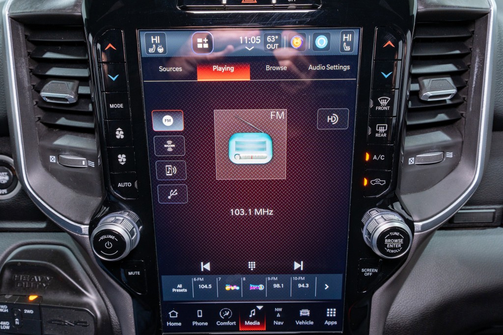 2024 RAM 3500 Image 22