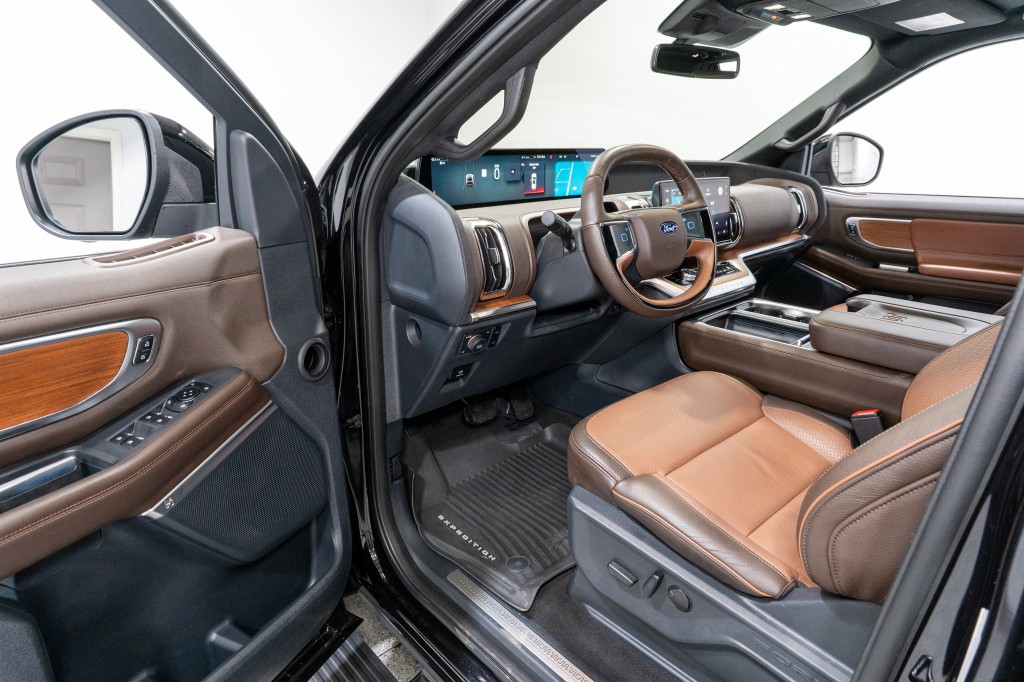 2025 Ford Expedition Image 13