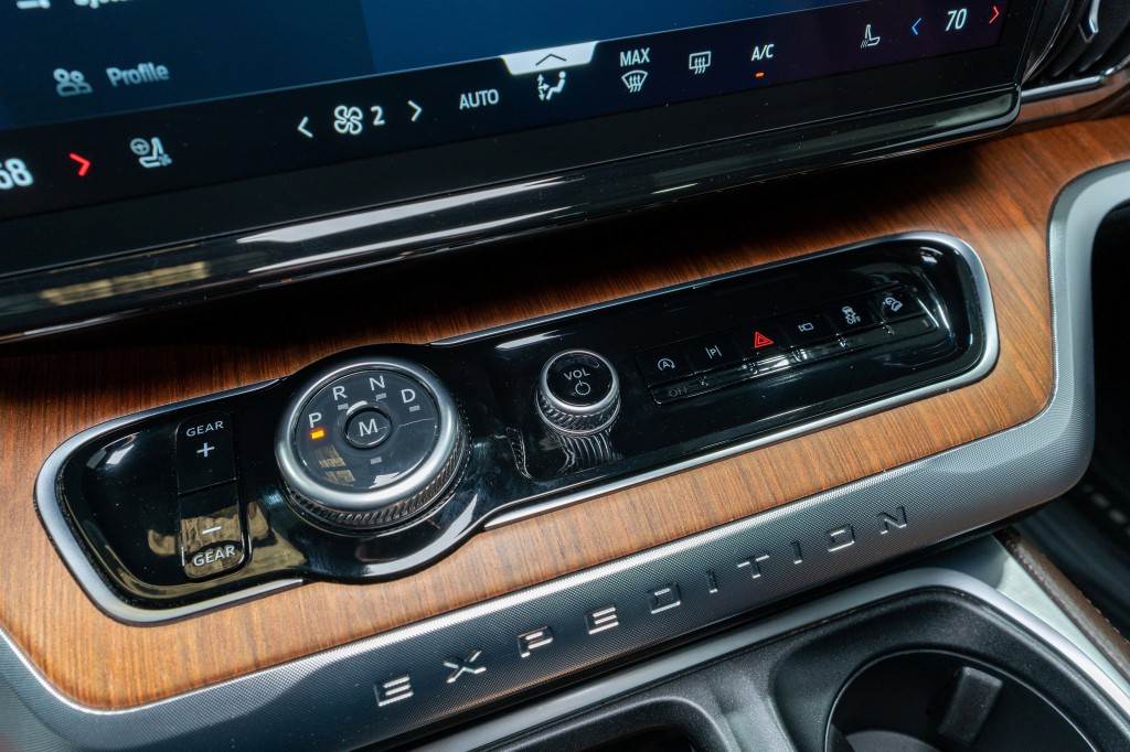 2025 Ford Expedition Image 24