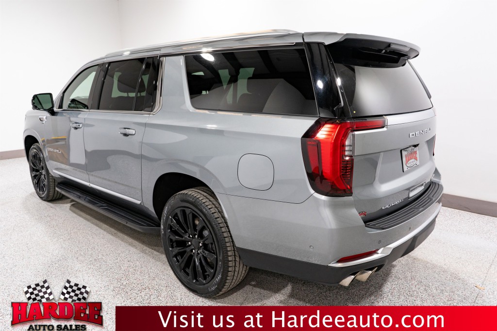 2025 GMC Yukon Image 3