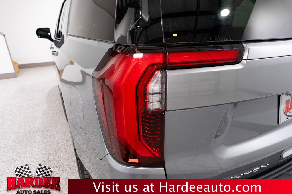 2025 GMC Yukon Image 9