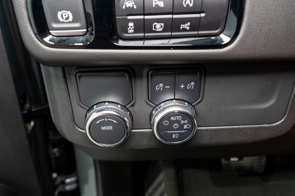 2025 GMC Yukon Image 30