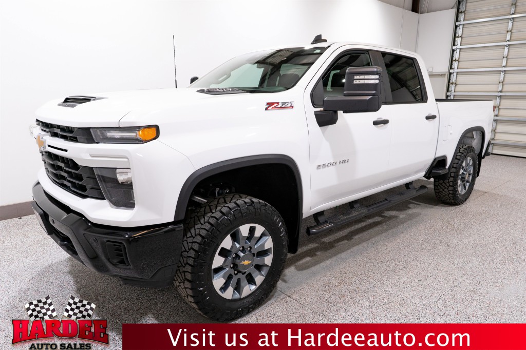2025 Chevrolet Silverado 1500 Image 2