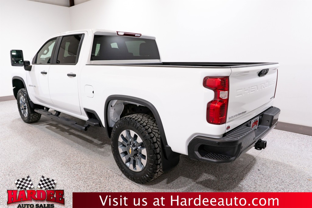 2025 Chevrolet Silverado 1500 Image 3