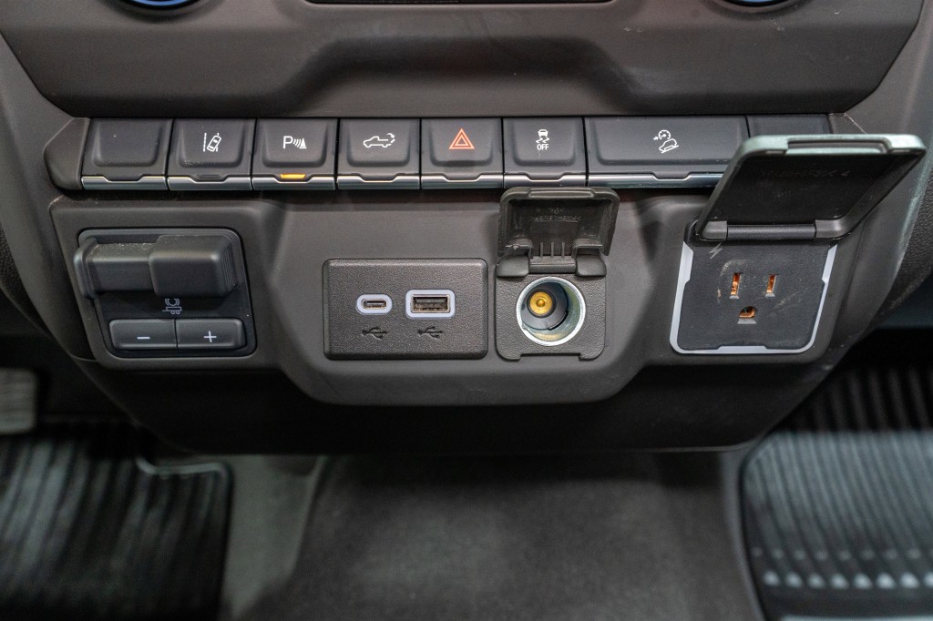 2025 Chevrolet Silverado 1500 Image 23