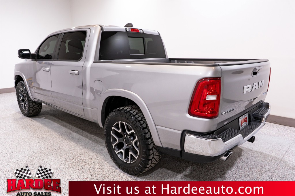 2025 RAM 1500 Image 3