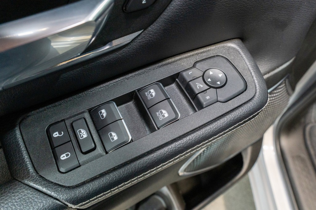 2025 RAM 1500 Image 16