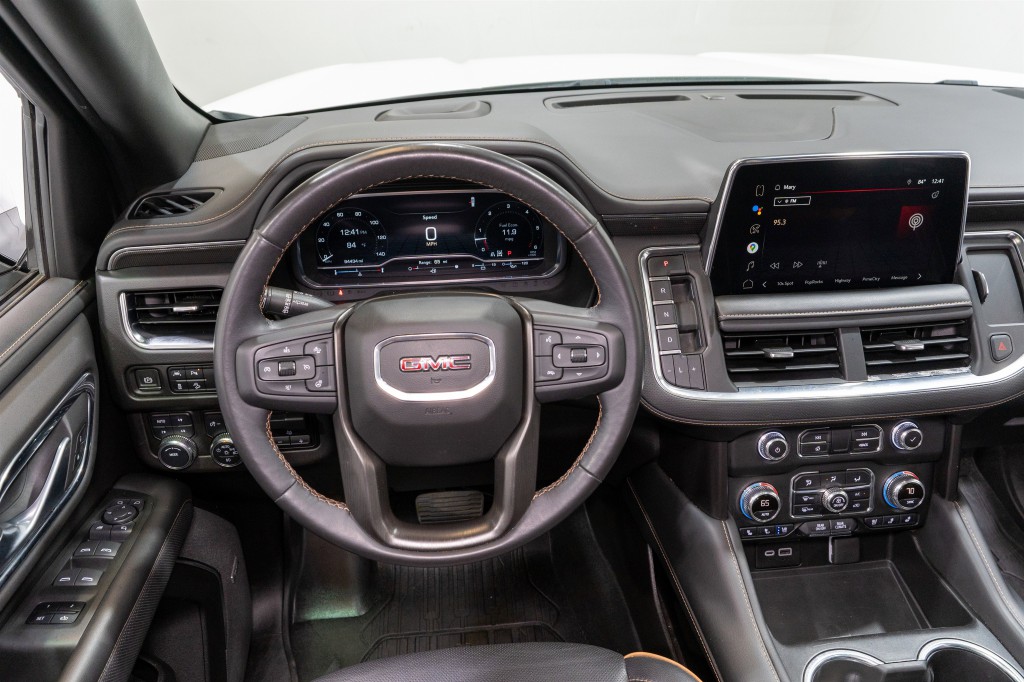 2022 GMC Yukon Image 11