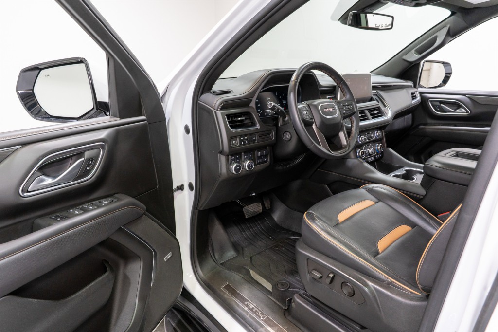 2022 GMC Yukon Image 12
