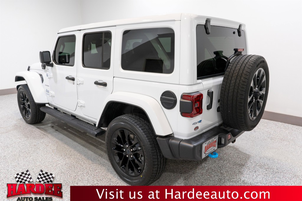 2024 Jeep Wrangler Image 3