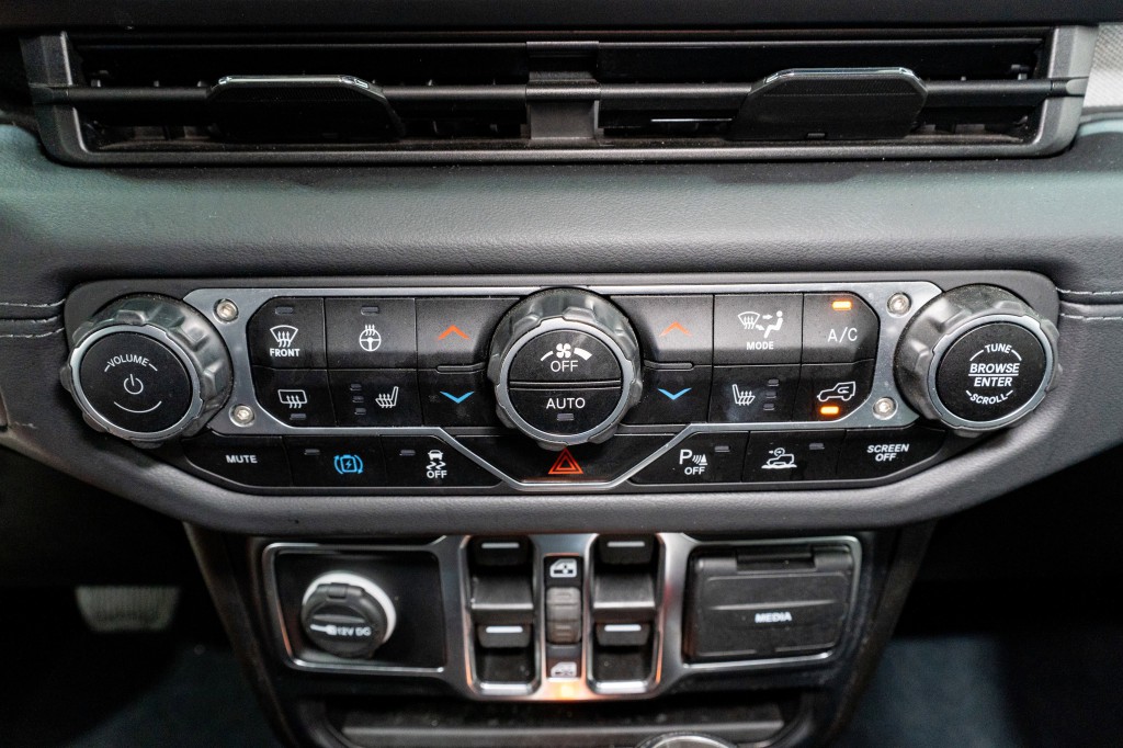 2024 Jeep Wrangler Image 21