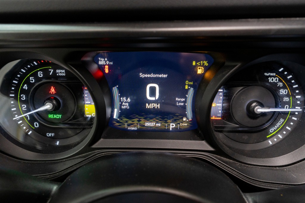 2024 Jeep Wrangler Image 25