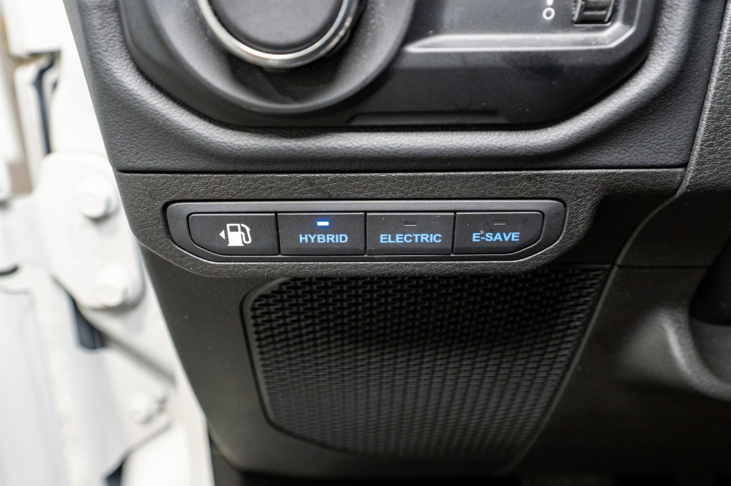 2024 Jeep Wrangler Image 32