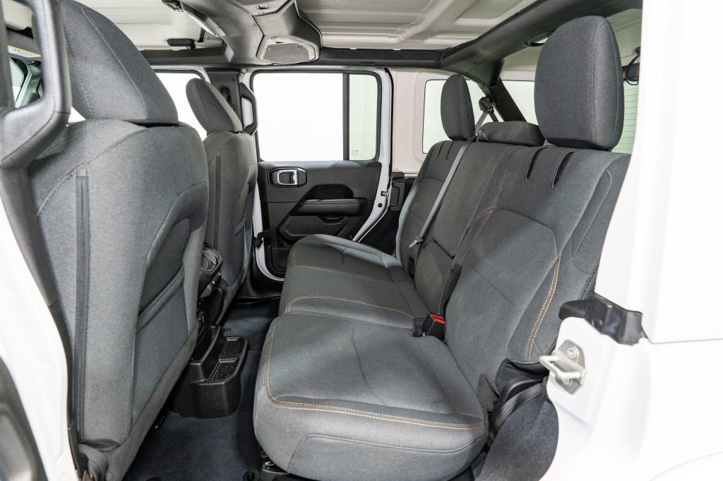 2024 Jeep Wrangler Image 33