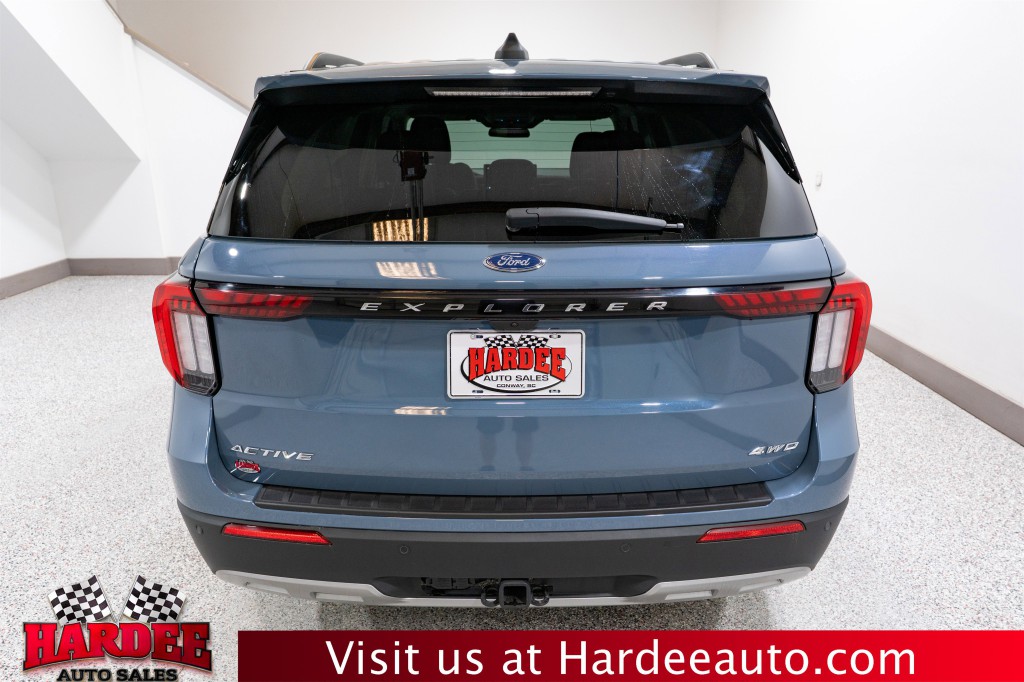 2025 Ford Explorer Image 4