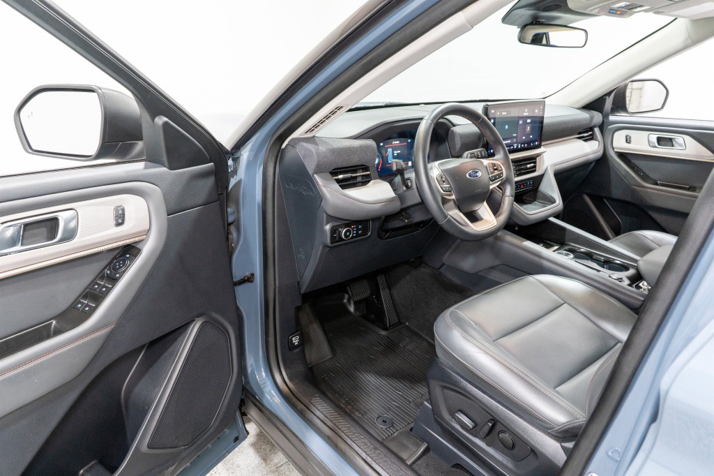 2025 Ford Explorer Image 12