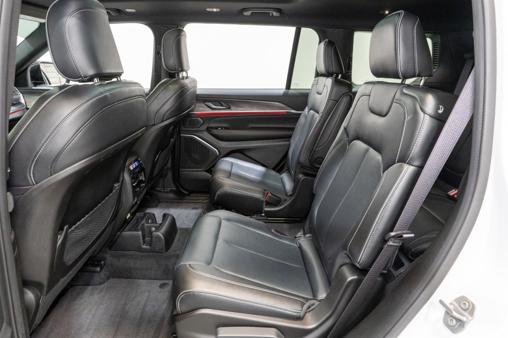 2025 Jeep Grand Cherokee Image 34