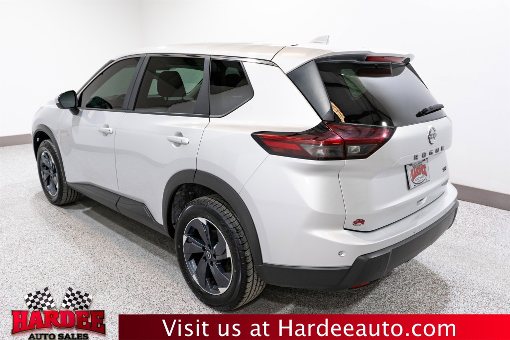 2024 Nissan Rogue Image 3