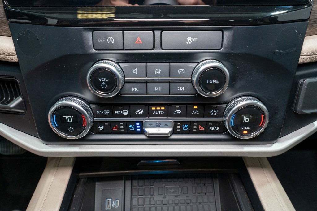 2024 Ford Expedition Image 24