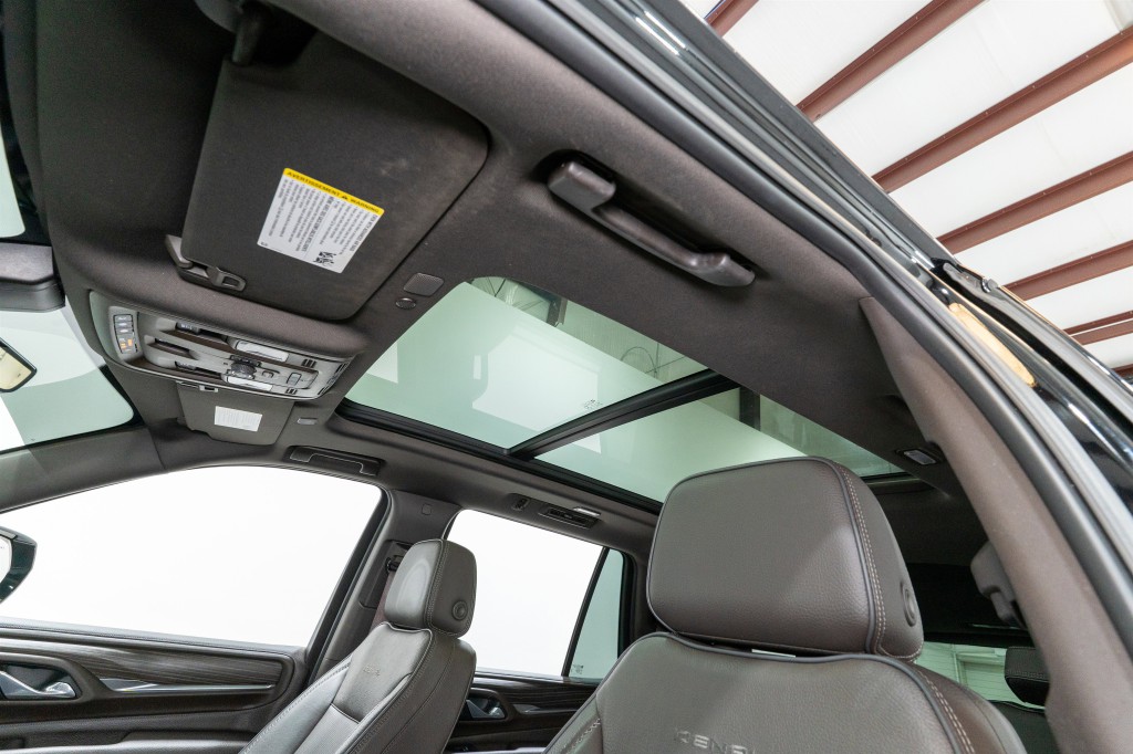 2021 GMC Yukon Image 17