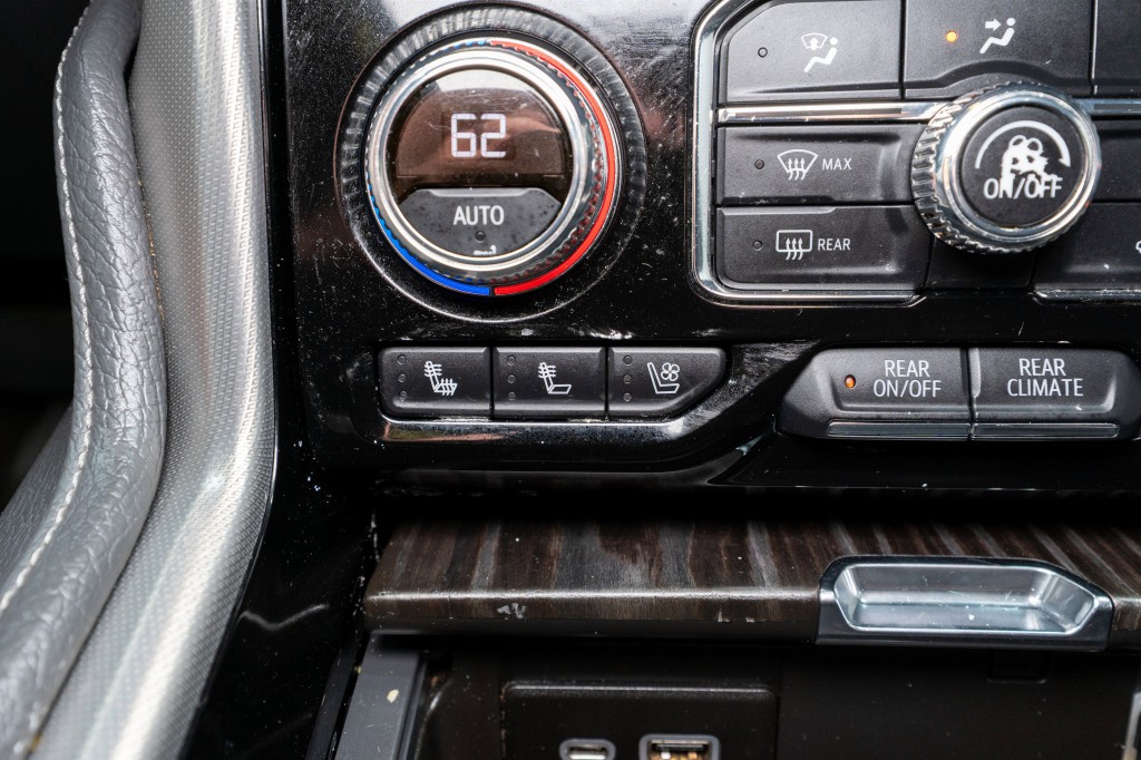 2021 GMC Yukon Image 24