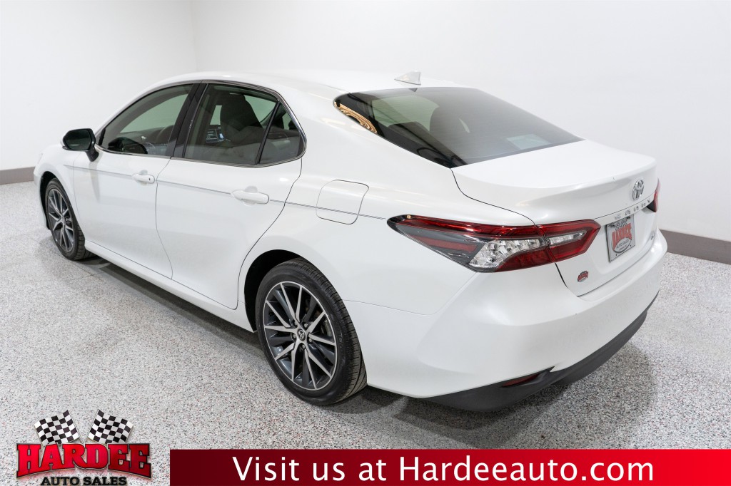 2023 Toyota Camry Image 3