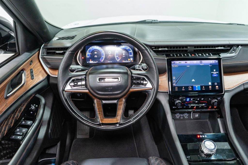 2023 Jeep Grand Cherokee Image 11