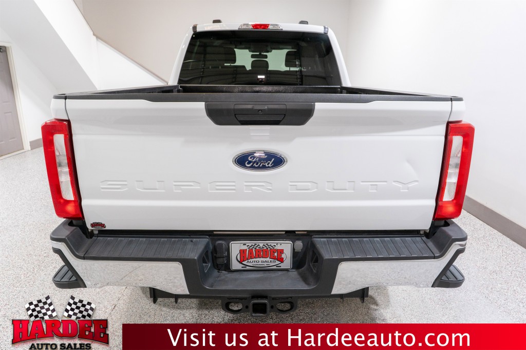 2023 Ford F-250 Image 4