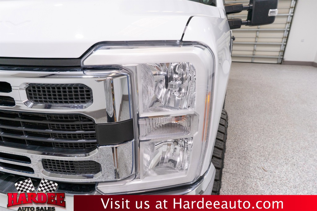 2023 Ford F-250 Image 8