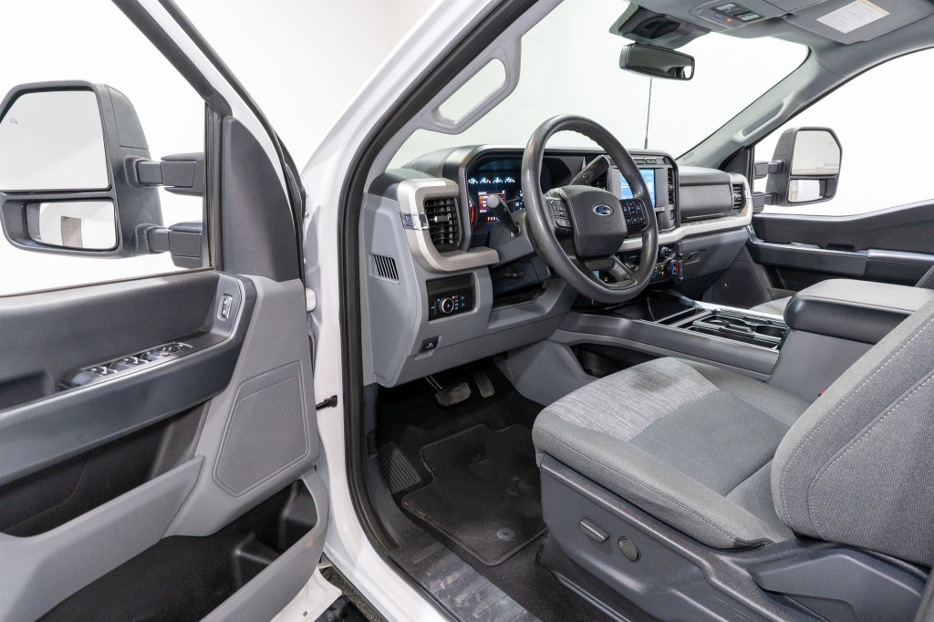 2023 Ford F-250 Image 13
