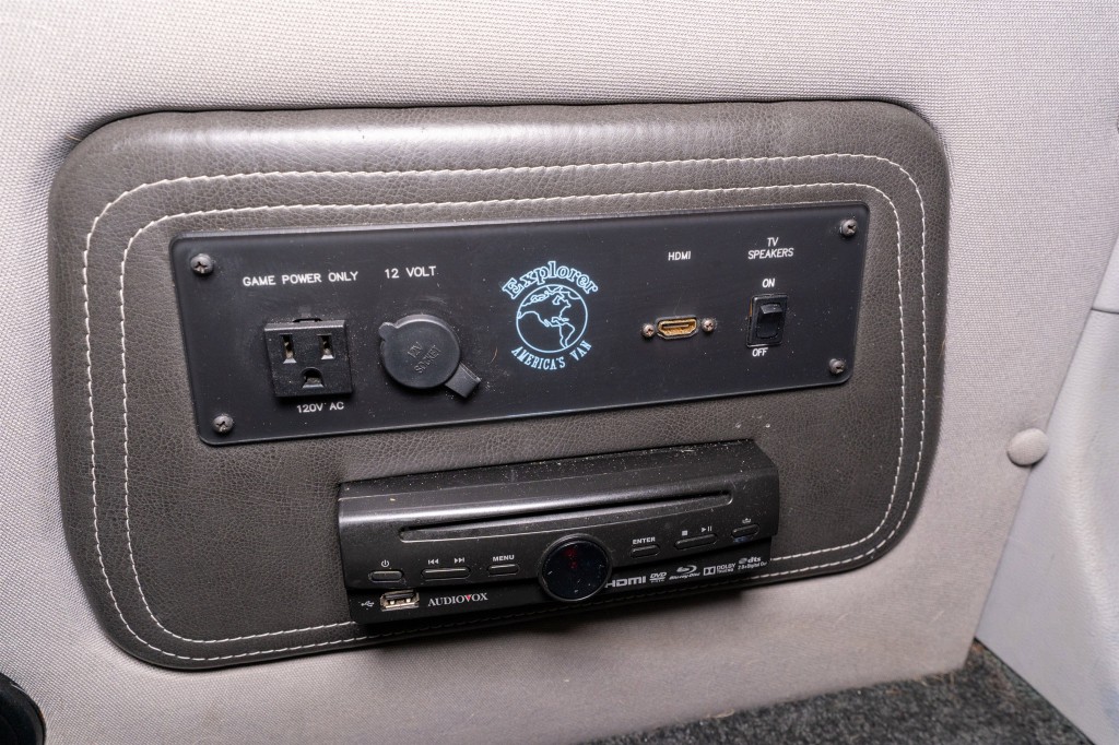 2015 Ford Explorer Image 17