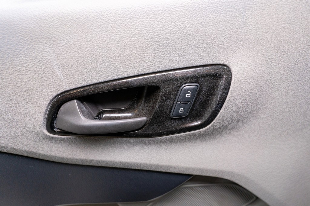 2015 Ford Explorer Image 21