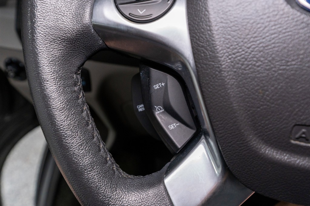 2015 Ford Explorer Image 32