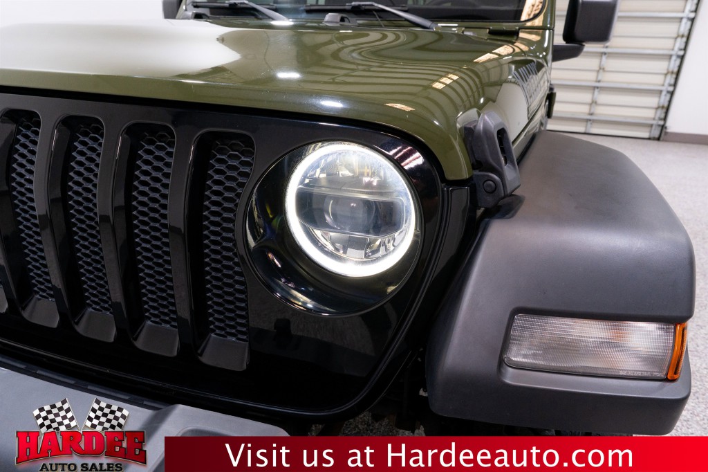 2023 Jeep Wrangler Image 8