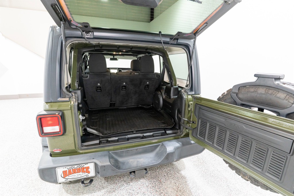 2023 Jeep Wrangler Image 32
