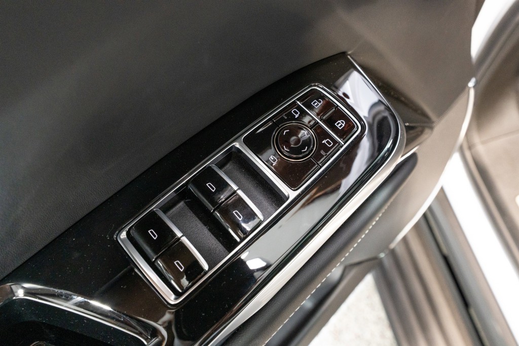 2026 Cadillac Escalade Image 16