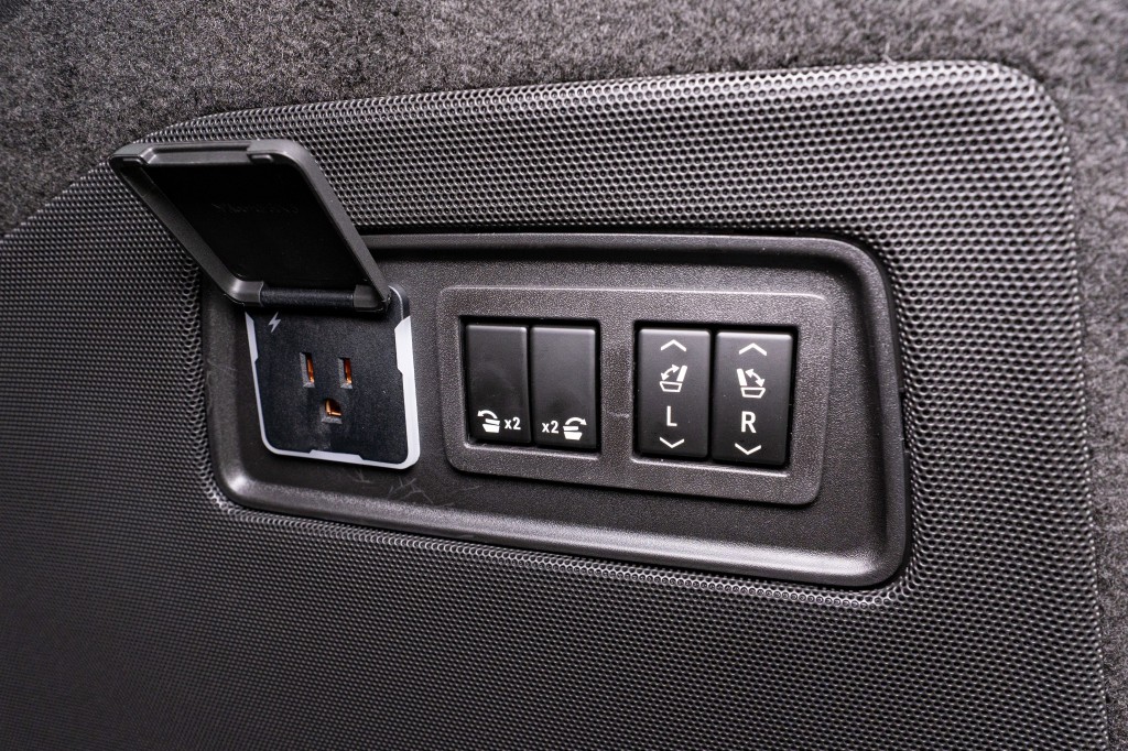 2026 Cadillac Escalade Image 47