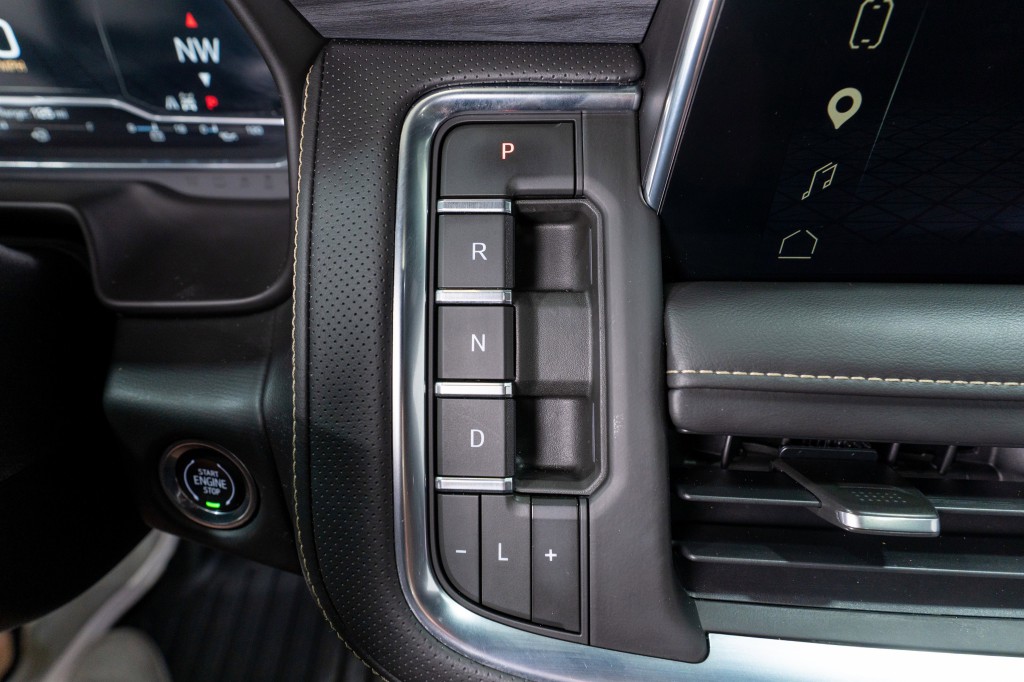 2023 GMC Yukon Image 25